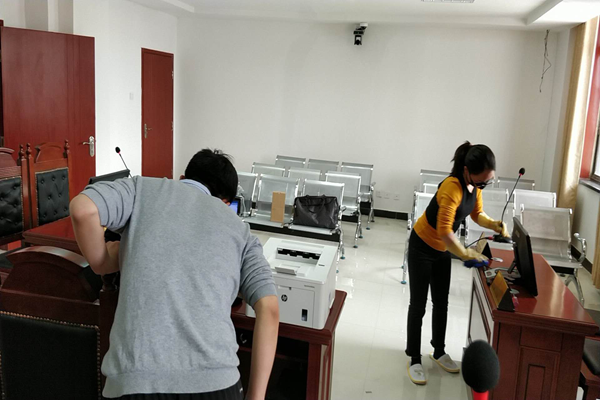 打扫法庭卫生.png