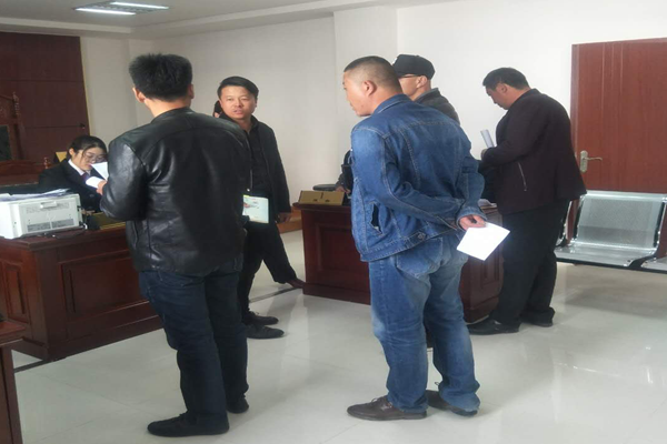法官助理及书记员向当事人告知有关案件情况.png
