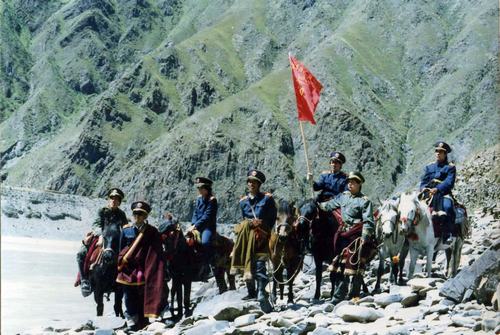 80年初马背法庭巡回审理案件.jpg