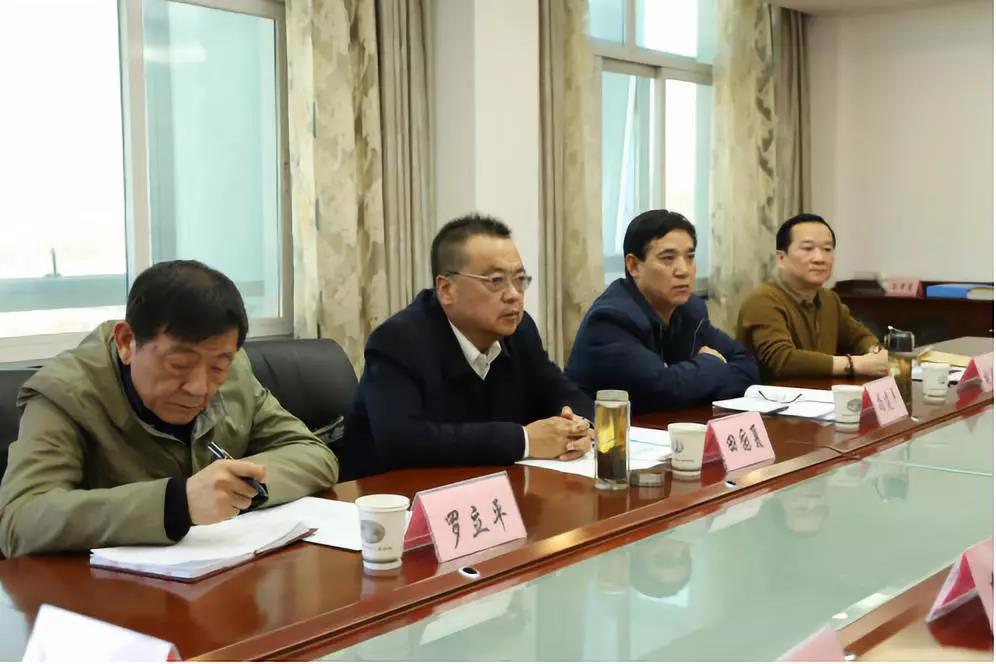 12月2日,省纪委监委派驻省法院纪检监察组副组长田国夏一行来我