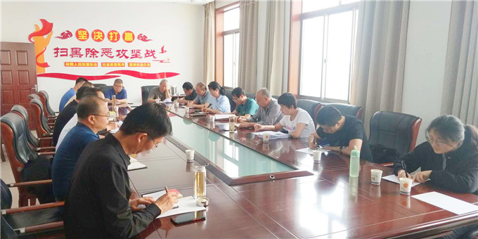 5月20日，酒泉市中级人民法院民二庭前往金塔县法院，就案件办理过程中遇到的突出问题与金塔县法院的员额法官进行了沟通与交流。.jpg