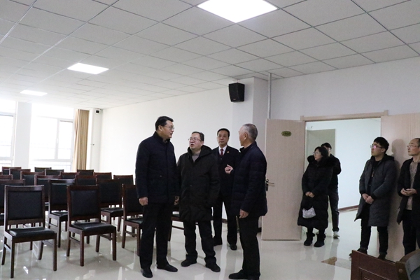 参观审判法庭.JPG