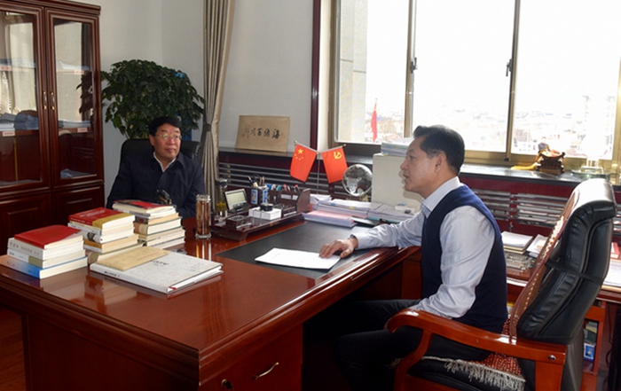 陈天雄走访省人大代表、甘谷县委书记申君明 (2)_副本.jpg