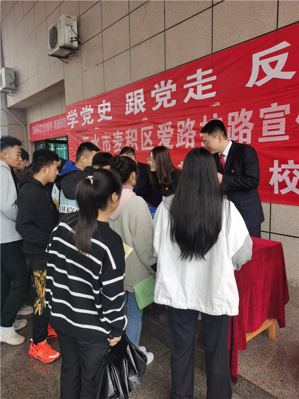 edbb9c5a9a501e54e155f8be5d94e28.jpg