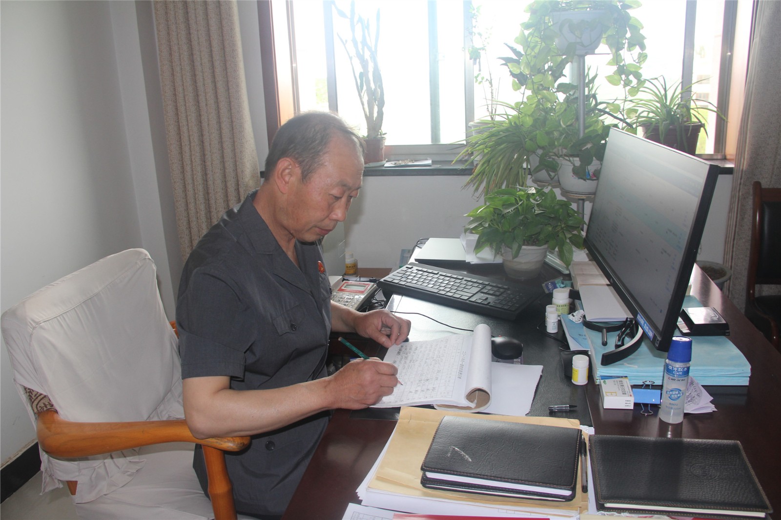 殷振江_副本.jpg