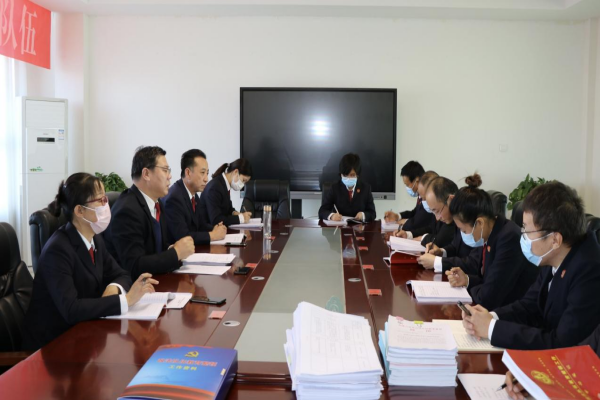 会议现场(1).png