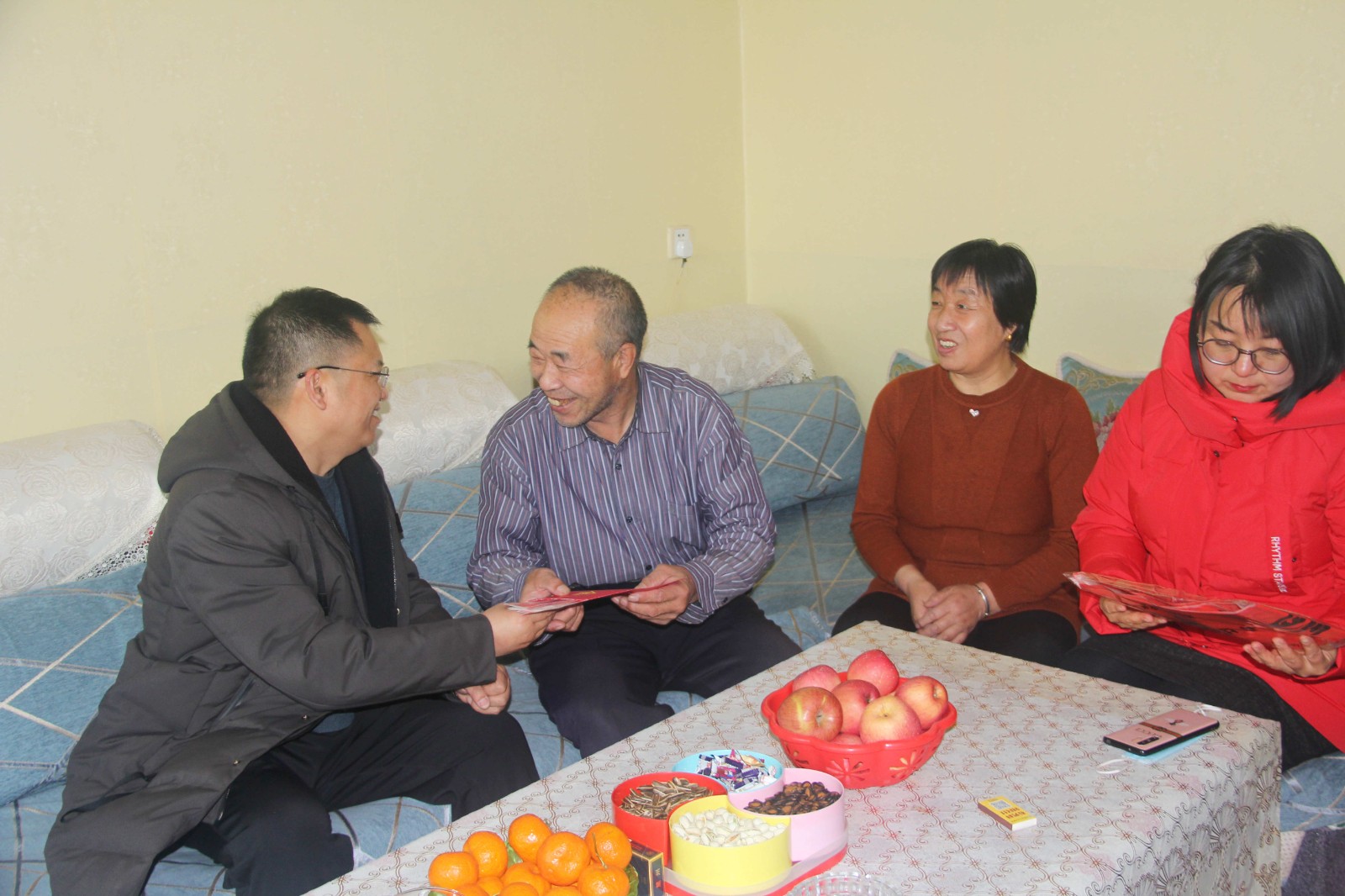 梁伯开_副本.jpg