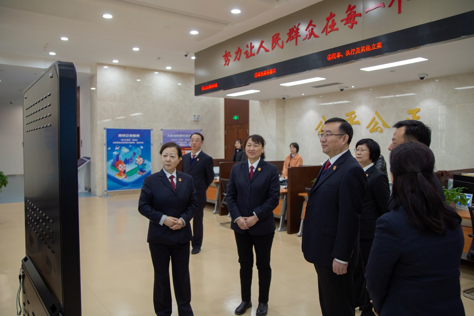 立案大厅3.jpg