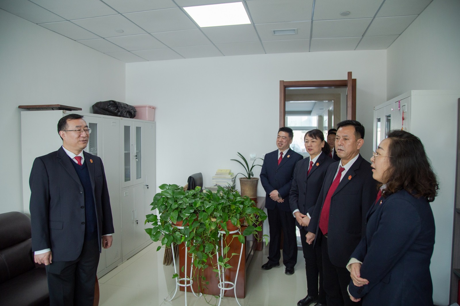 行政庭.jpg