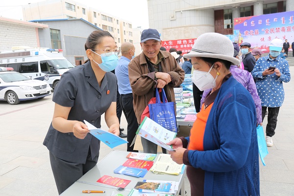 肃北法院：全民禁毒保健康  阳光生活不“毒”行1.jpg