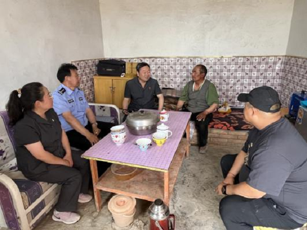 肃北法院：走访慰问送关怀  结对帮扶助振兴1.png