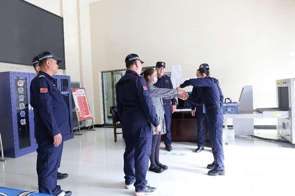 肃北县法院：“老带新”“传帮带”提升练兵质量4.jpg