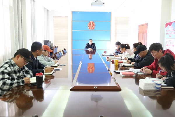 交流学习拓思路  审判能力互提升——肃北县法院召开青年理论学习小组学习交流会.JPG