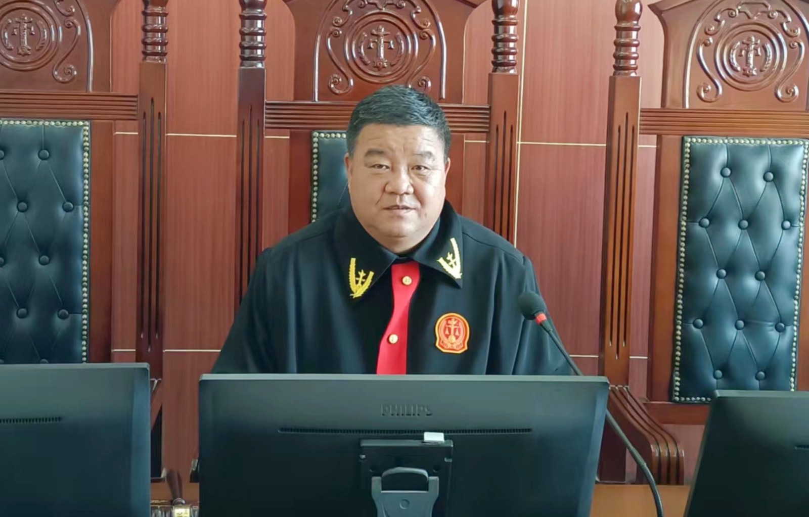 李新.jpg