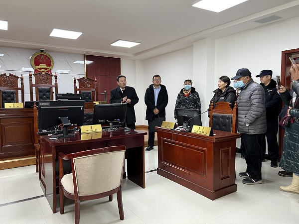 肃北县法院：法庭开放日  普法零距离2.jpg