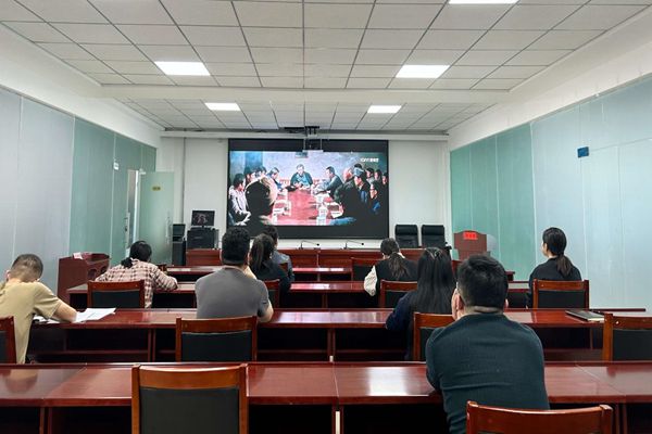 观影现场.jpg