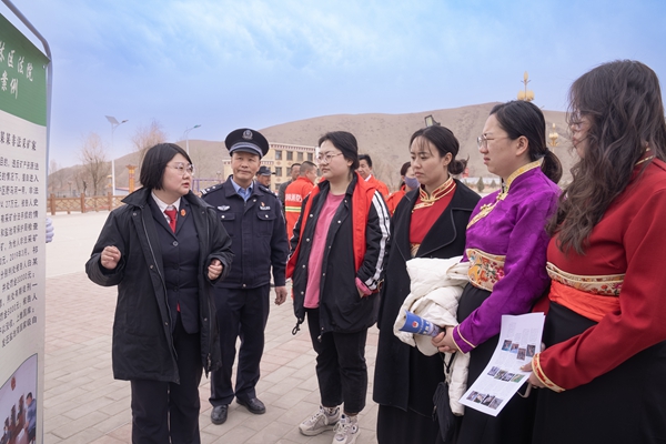 宣传活动现场图3.jpg