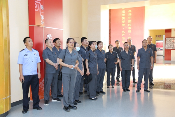 参观现场.JPG
