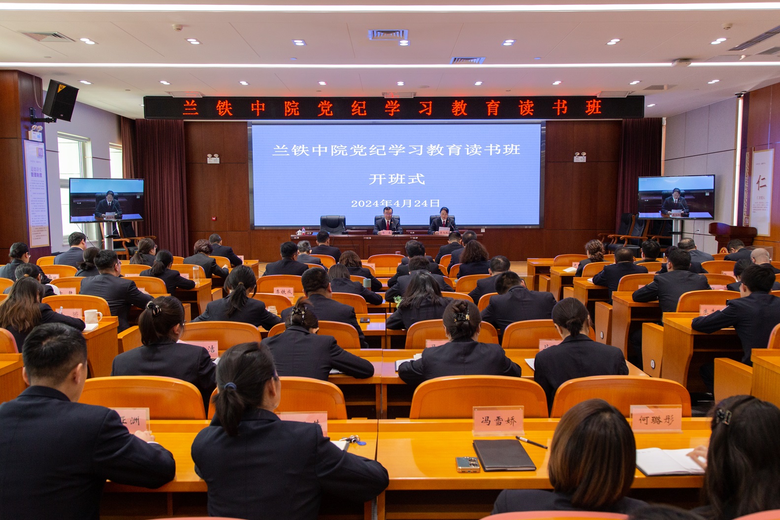 f4b4b6594408829d423599d244993e9.jpg f4b4b6594408829d423599d244993e9.jpg