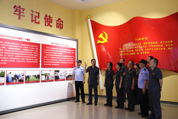 参观廉政教育馆2.JPG