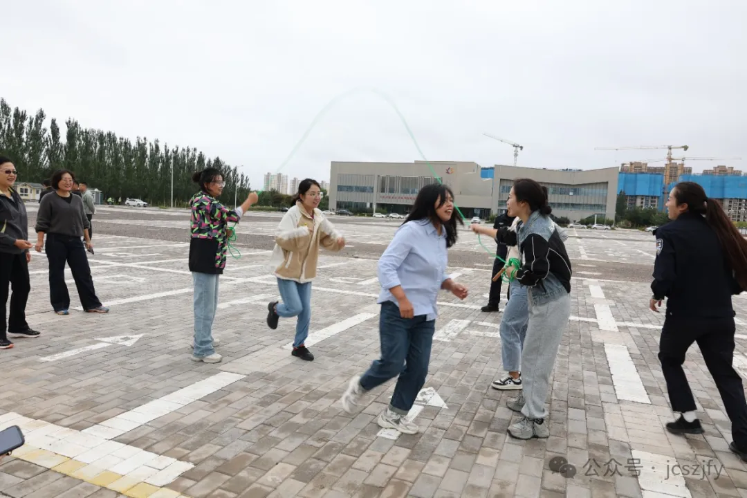 跳绳1.jpg