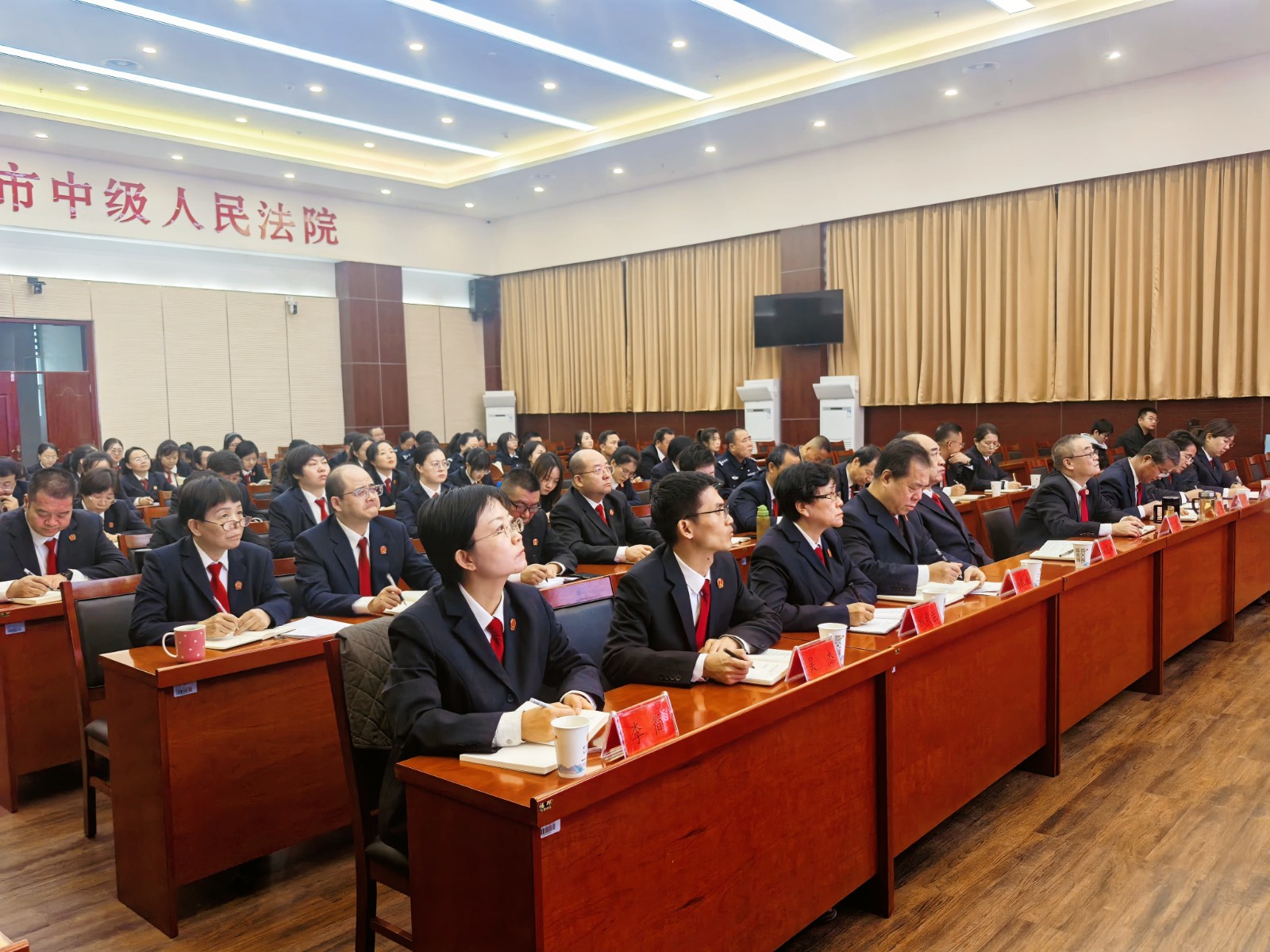 efa263f01850e76bb6e61d38894349d_compressed.jpg