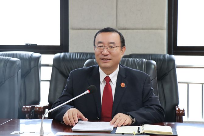 2.定西中院院长照片.jpg