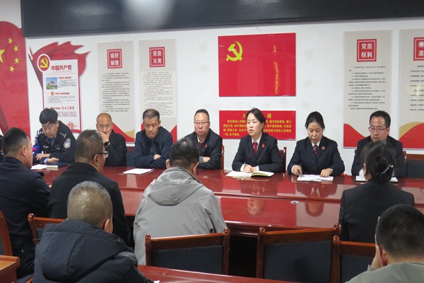 普法现场 (2).jpg