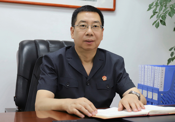 万建军照片1_封面图.jpg