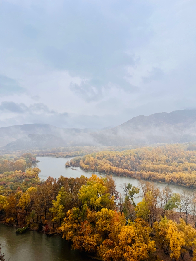配图3：额尔古纳湿地公园  常裕国（甘肃省高级人民法阿园）_副本1.jpg