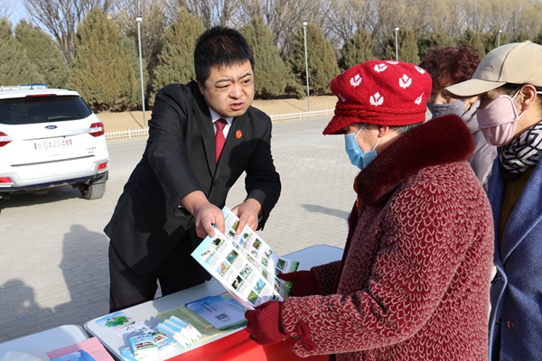 宣传现场2.jpg 宣传现场2.jpg