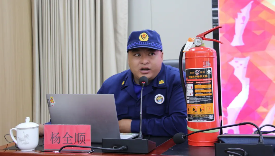 640.webp (1).png 640.webp (1).png