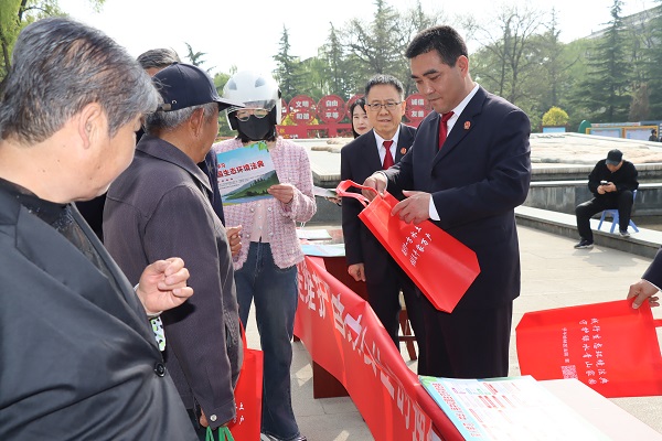 图片4.jpg 图片4.jpg