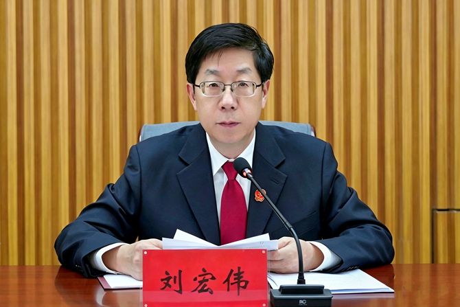 刘宏伟照片_副本.jpg