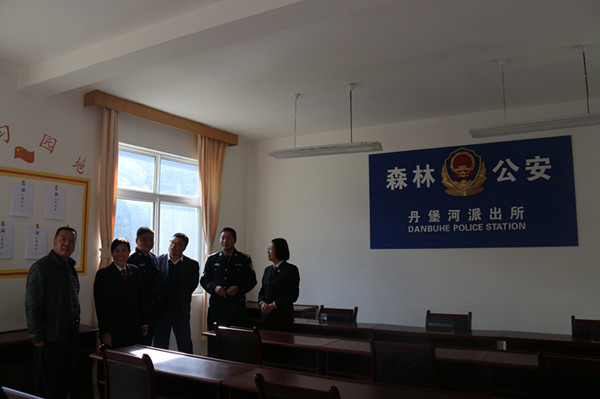 在甘肃省森林公安局白水江分局丹堡派出所实地调研_副本.jpg