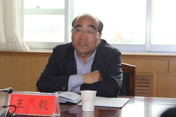 王毅_副本.jpg