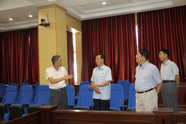 座谈参观.jpg