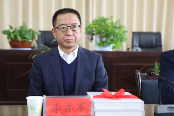 李亦军_副本.jpg