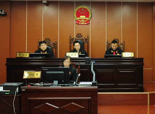 审判席.jpg