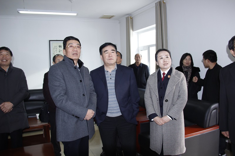 涓存辰鍘夸汉姘戞硶闄㈤櫌闀块瞾鐜插悜瑙嗗療缁勪竴琛屼粙缁嶈摷娉夋硶搴熀鏈儏鍐�.jpg