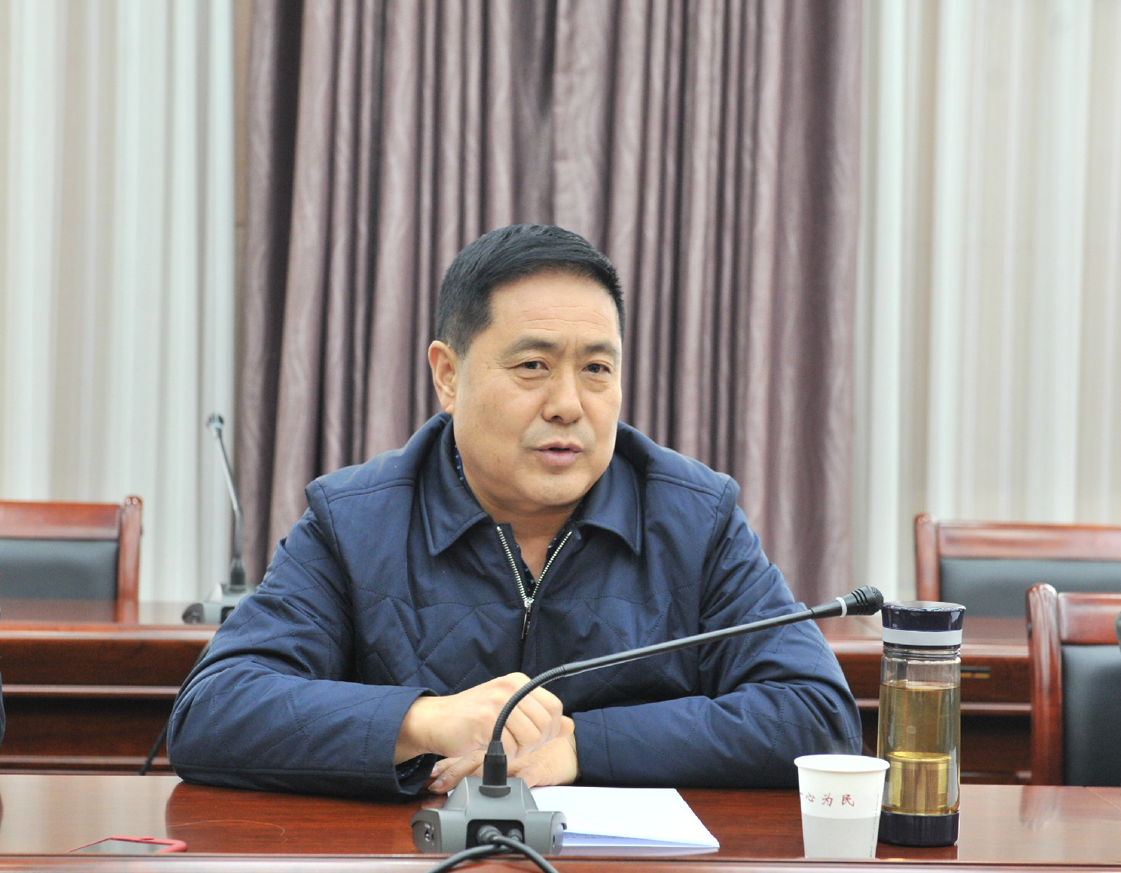 达丽,市维和办协调处处长崔培圣,市610办一处处长董伟科在区委常委