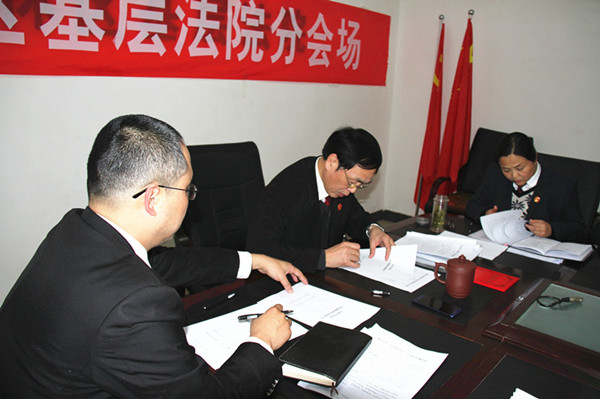 IMG_0576签订党风廉政建设目标责任书_副本.jpg