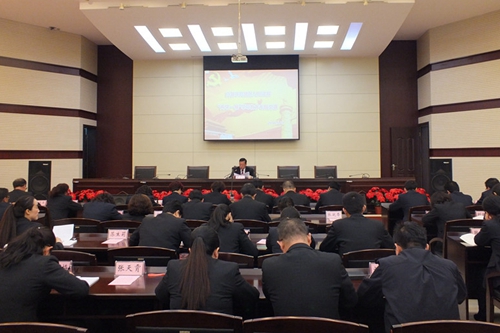 配图2讲党课.jpg