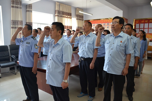 成县人民法院召开“两学一做”专题教育讲座2.jpg