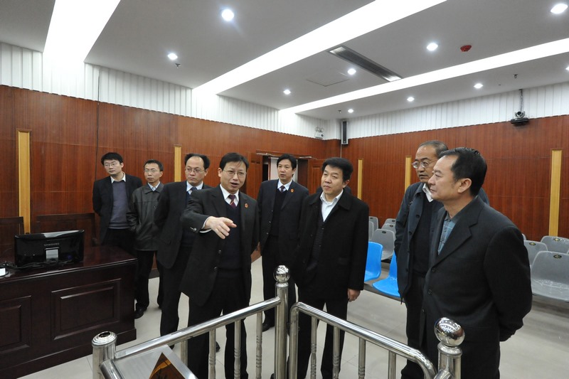 8日,兰州市中级人民法院党组书记,院长任建国,党组成员,副院长张保利